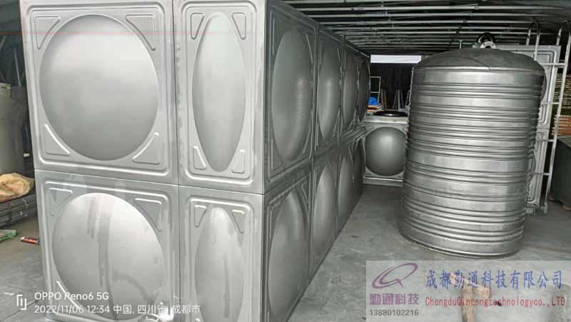 成都崇州12立方不锈钢水箱工程焊接现场